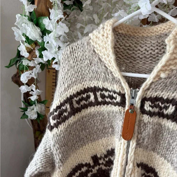 Canadian Sweater Company LTD Vintage Chunky Knit 100% wool sweater - Picture 3 of 10